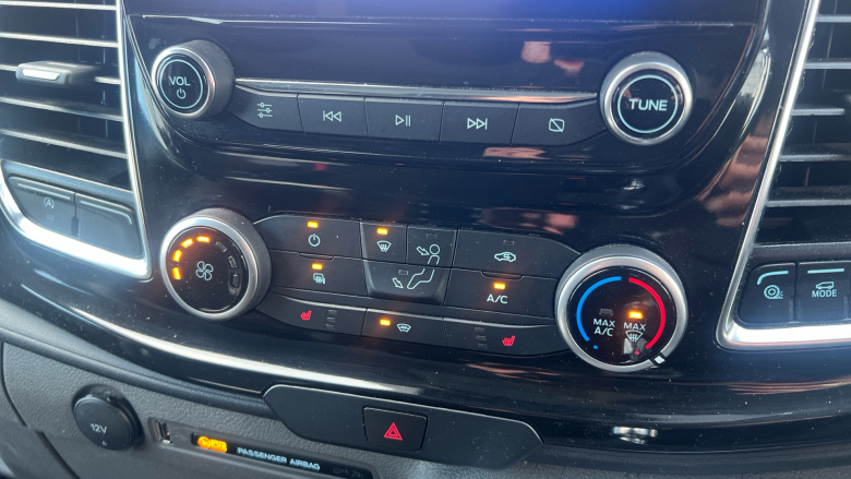 Ford Transit Custom 280 L1 Diesel Fwd 2.0 EcoBlue 130ps Low Roof Limited Van